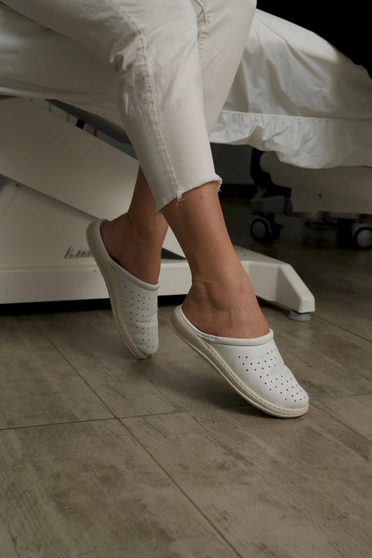 DrLuigi® Orthopedic Slippers for Women - Comfortable Medical Footwear Beige Leather drluigi