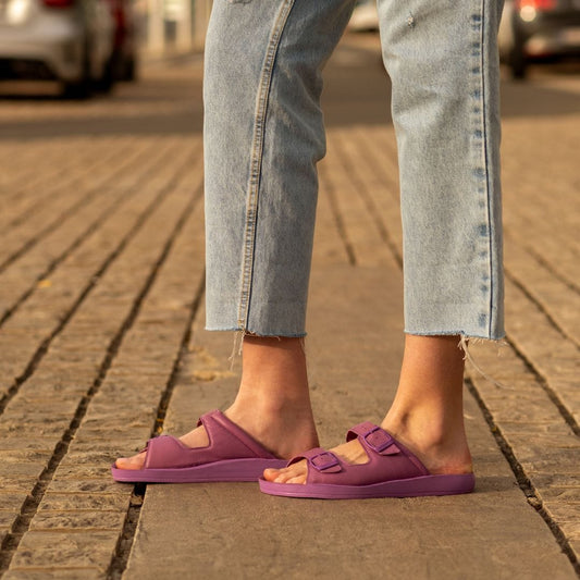 DrLuigi® Orthopädische 2-Riemen Leder Pantoletten für Damen - Bequeme medizinische Fußbekleidung Rotes Leder